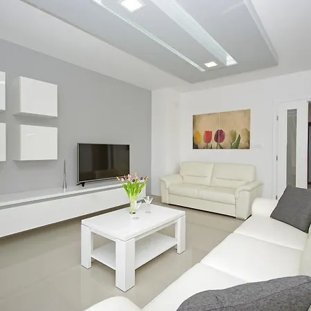 Tonny Villa Baška Voda